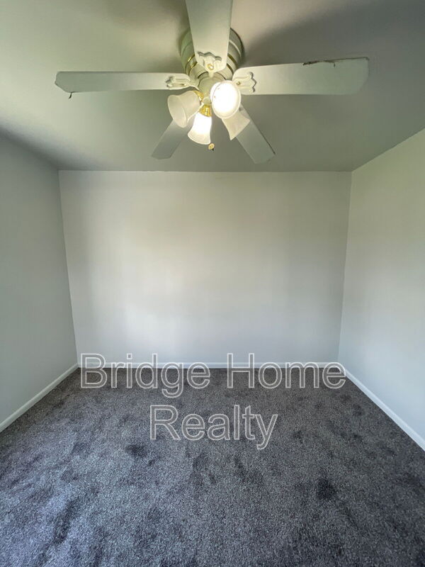 Building Photo - 1367 Montezuma St