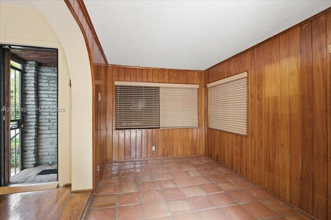 Building Photo - 2550 Trapp Ave