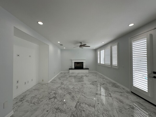 Building Photo - Exquisite Vina Del Mar home in Spanish Hills