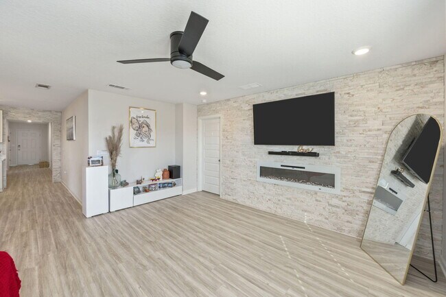 Building Photo - 4735 Airmen Dr