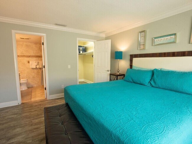 Building Photo - 185 Brightwater Dr