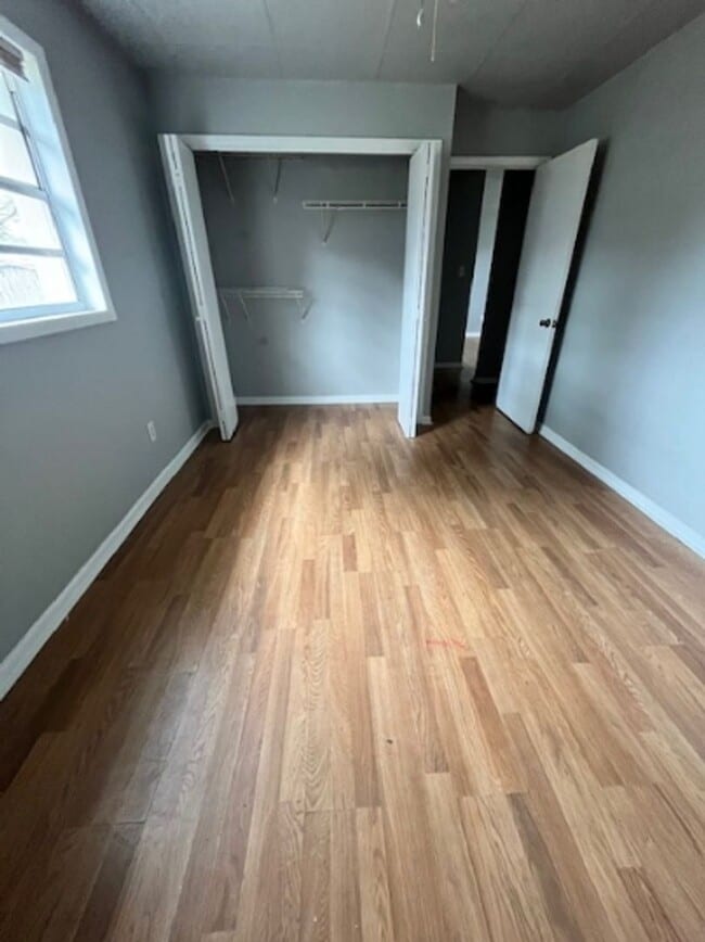 Building Photo - 304 Ashwood Dr