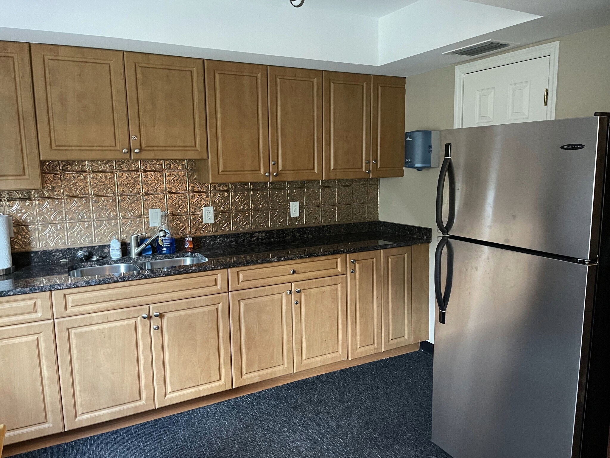 Clubhouse Kitchen - 10356 Carrollwood Ln
