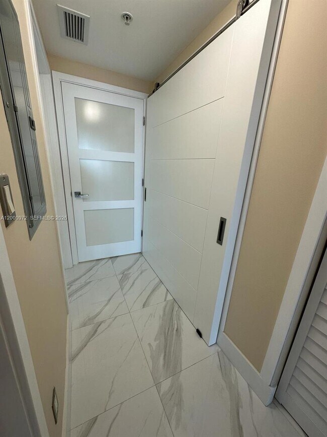 Building Photo - 325 S Biscayne Blvd