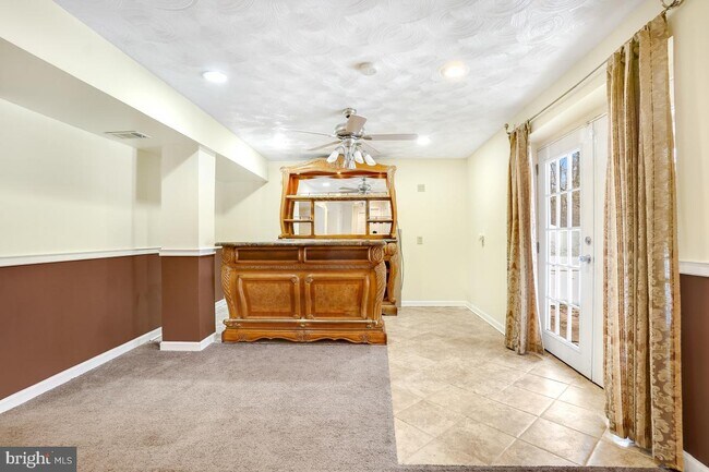 Building Photo - 817 Falcon Dr