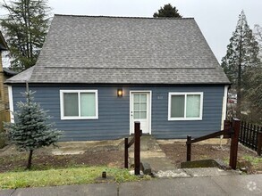 Building Photo - Aberdeen - 3 bedroom, 2 bath remodeled hom...