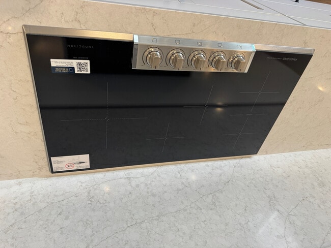 Building Photo - 7419 Castle Dr