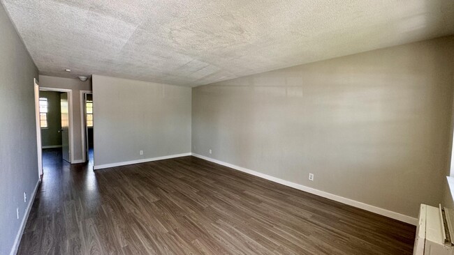 Building Photo - 141 NE 6th Ave