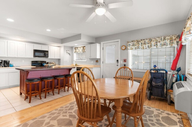 Building Photo - 24 Ashworth Ave