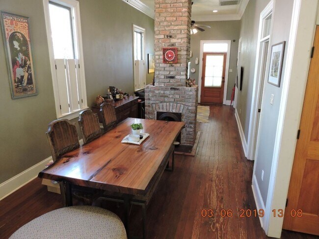 Building Photo - Renovated 2BR/1BA cottage in Historic Beauregard Town