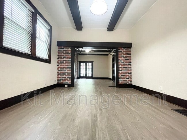 Building Photo - 4431 Commonwealth Ave
