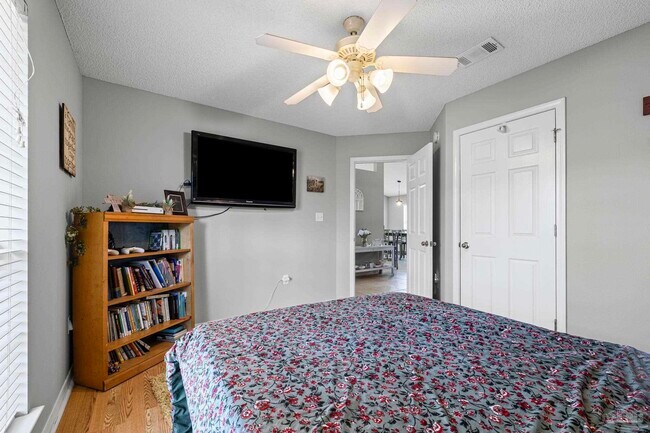 Building Photo - 8092 Hartington Dr