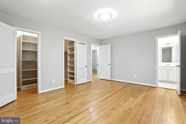 Building Photo - 9104 Hamilton Dr