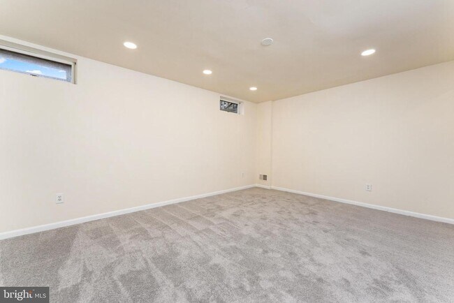 Building Photo - 3421 Belleplain Ct