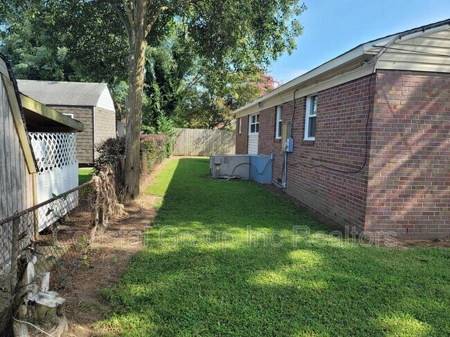 Building Photo - 2148 Ester Ct