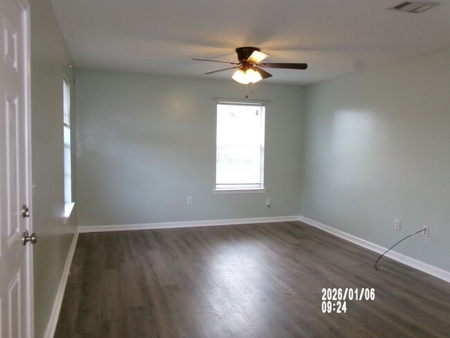 Building Photo - 3BR/1.5BA Single Family Home in Gautier - Rent $1200.00