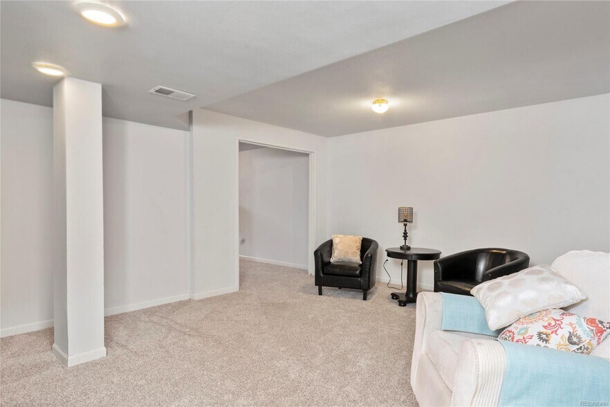 Building Photo - 14126 Petrel Dr