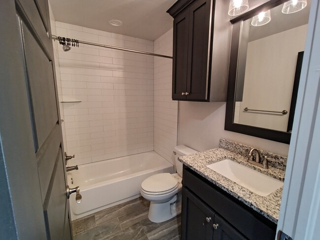 Building Photo - 609 Timberbrook Dr