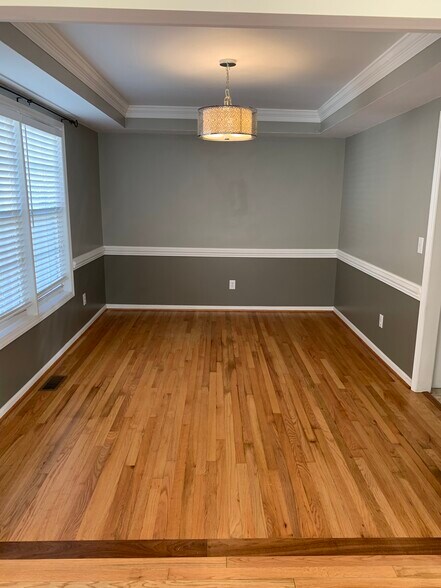 dining room - 5420 Phillipsburg Dr