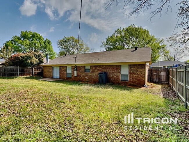 Building Photo - 6414 Willow Springs Dr