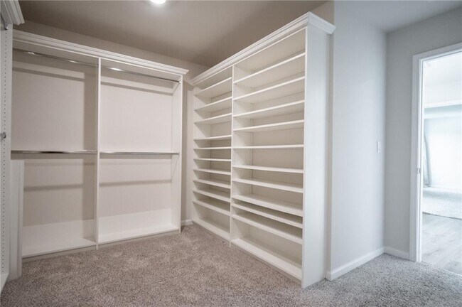 Building Photo - 13 Westerly Sta
