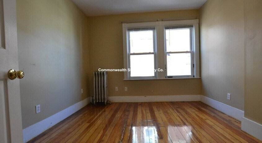 Building Photo - 4 Haskell St