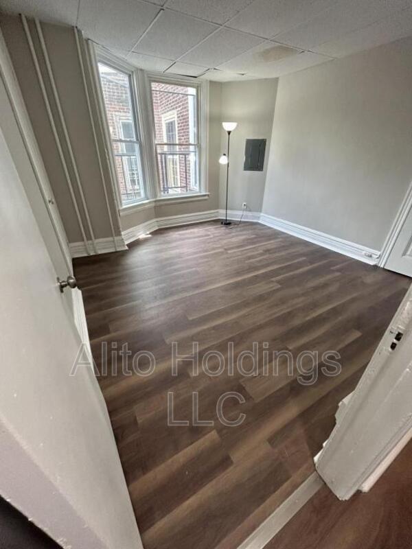 Building Photo - 141 N Eighth St