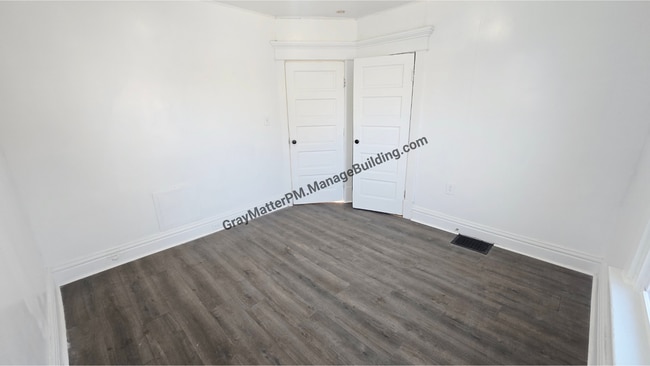 Building Photo - 1032 Raspberry St