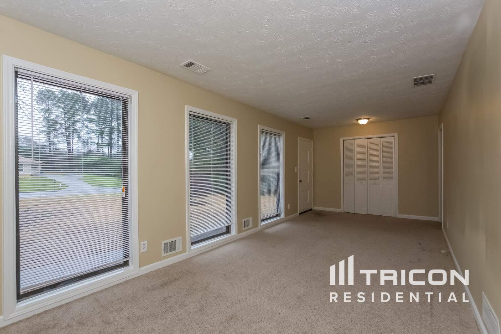 Building Photo - 2633 Green Valley Ct