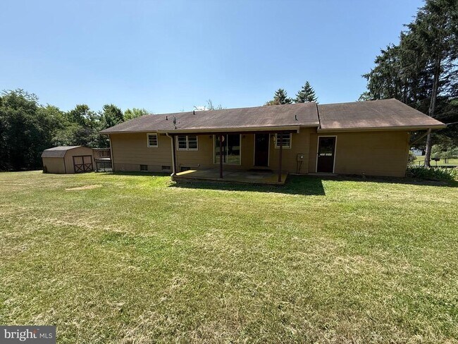 Building Photo - 11103 Putman Rd