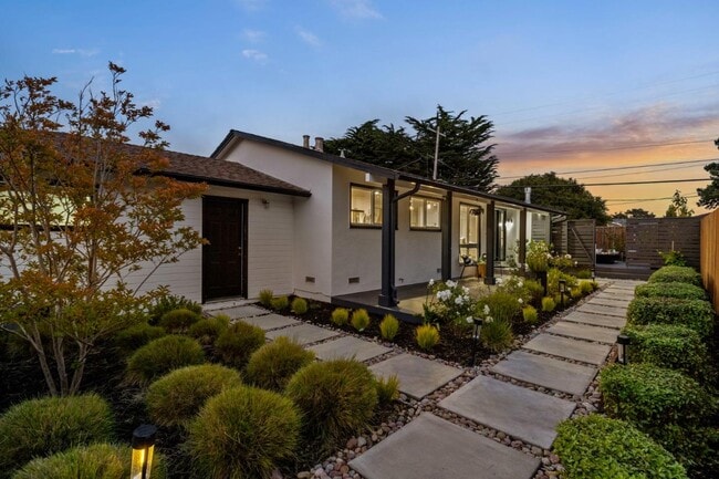 Building Photo - 2501 Fleetwood Dr