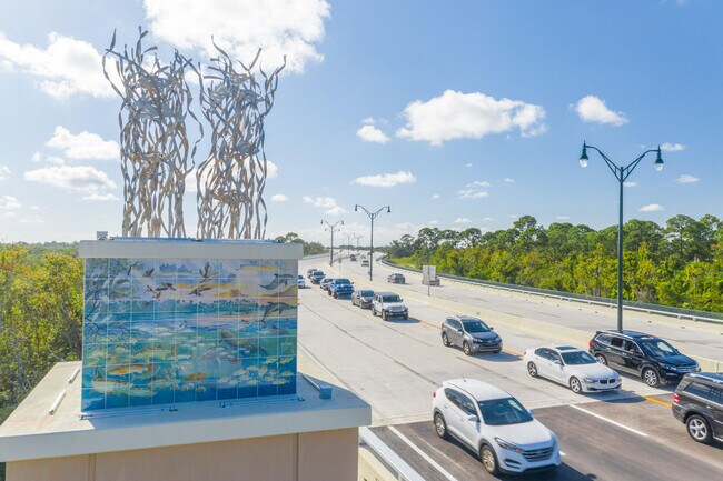 Building Photo - 156 SW Peacock Blvd