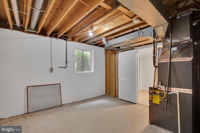 Building Photo - 8529 Lakinhurst Ln