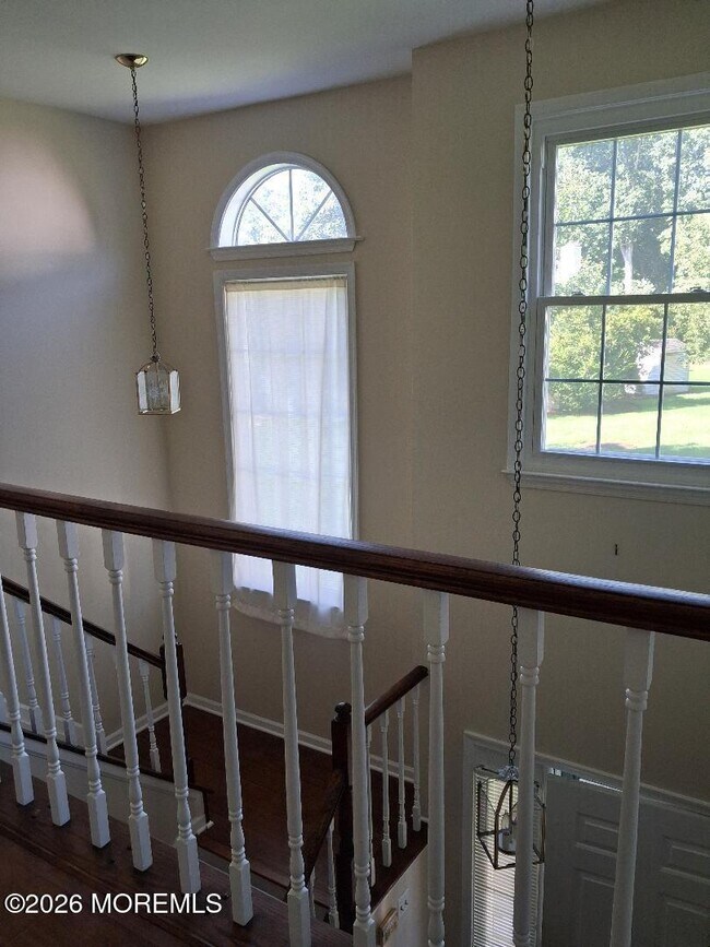Building Photo - 287 Elmwood Ct