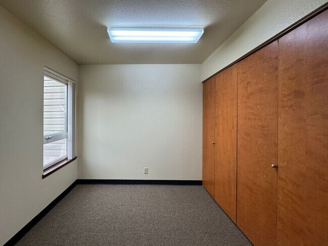 Building Photo - 2077 Lemuria St