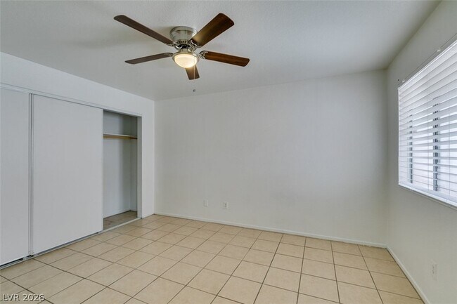 Building Photo - 7570 W Flamingo Rd