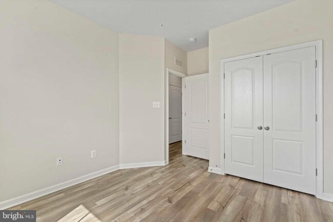 Building Photo - 5903 Garden Walk Dr