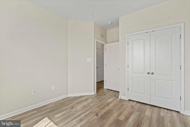 Building Photo - 5907 Garden Walk Dr