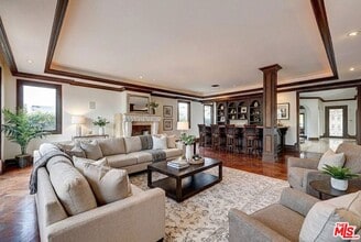 Building Photo - 209 S Anita Ave