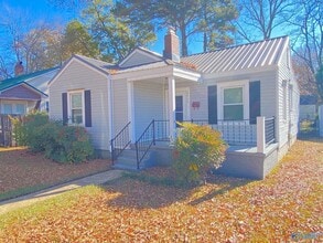 Building Photo - 2415 Bonita Dr SW