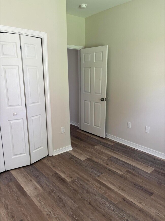 Building Photo - 214 Ladue Ave