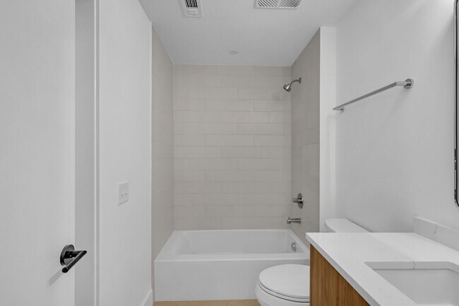 Building Photo - 567 Ponce De Leon Ave NE