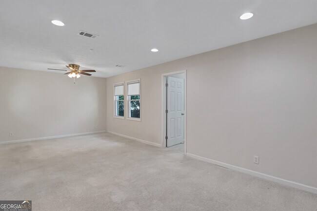 Building Photo - 5772 Lilburn Stone Mountain Rd