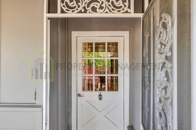 Building Photo - Charming 3-Bed Ranch Home with room for 4t...