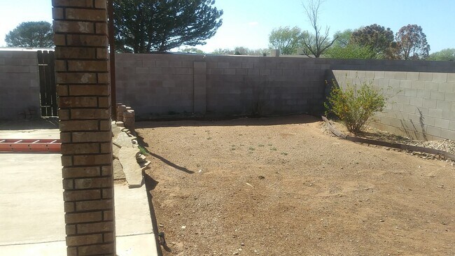 Building Photo - Beautiful 3 bed 2 bath home!