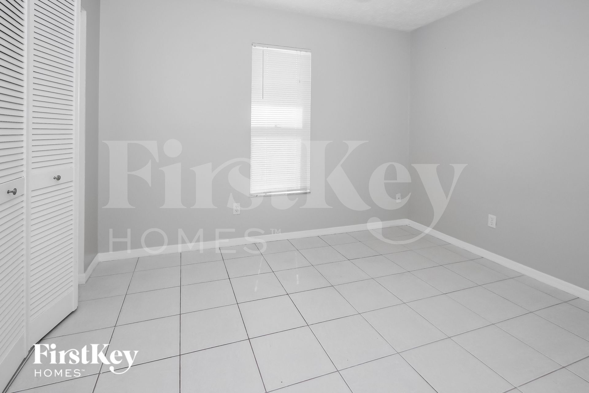 Building Photo - 462 SE Streamlet Ave