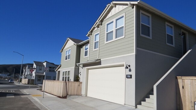 Building Photo - Modern 1 Bedroom Apartment in Desirable San Luis Ranch Homes- All Utilities Included