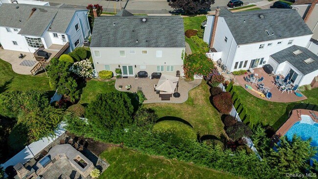 Building Photo - 1 Parkside Dr