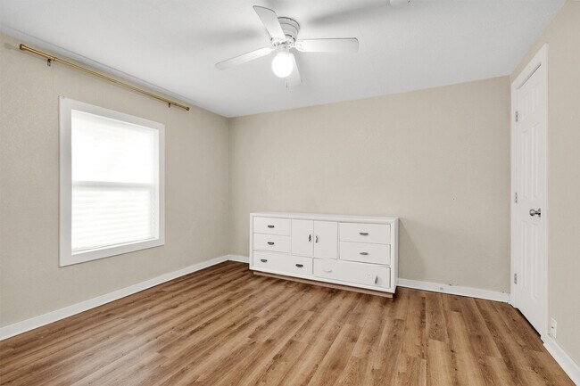 Building Photo - 13563 FM Rd 2432