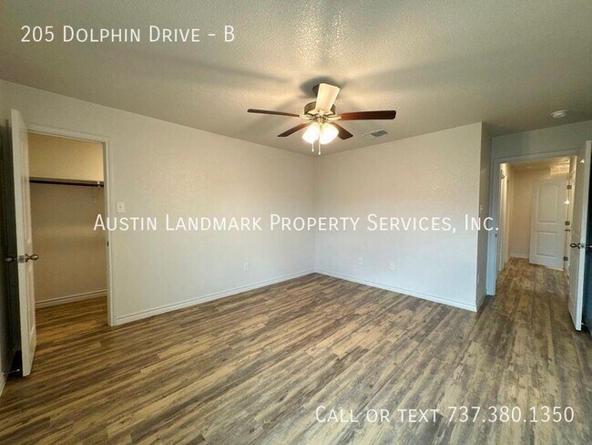 Building Photo - 205 Dolphin Dr